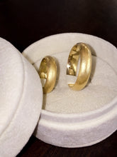 Load image into Gallery viewer, WEDDING BANDS — CLASSIC REPOUSSÉ