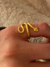Load image into Gallery viewer, SERPENT RING