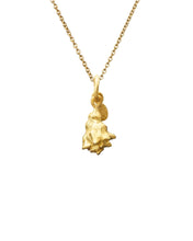 Load image into Gallery viewer, QUEEN SHELL CHARM