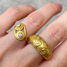 Load image into Gallery viewer, THE DOME RING