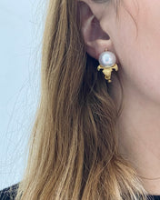 Load image into Gallery viewer, ORCHID EARRINGS — PEARLS