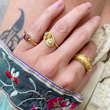 Load image into Gallery viewer, THE DOME RING